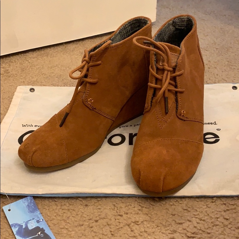 Tom booties